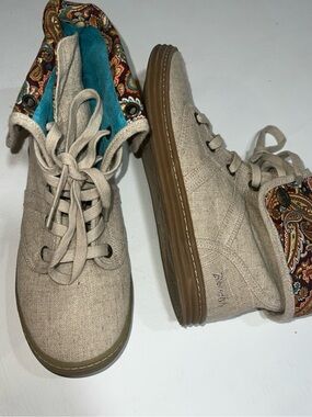 Beige Lace-Up Fold-Over Women's Boots with Paisley Trim canvas size 8